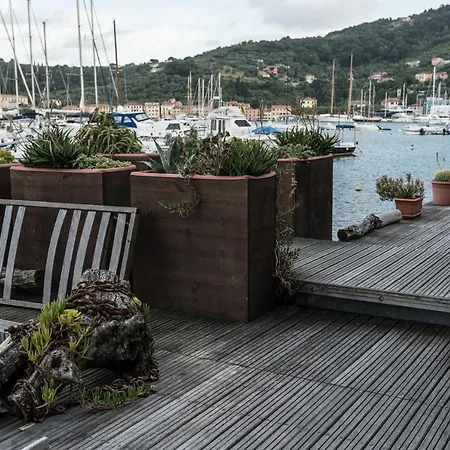 Botel Vela D'epoca Parvati By Portido Porto Venere