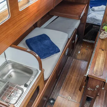 Vela D'epoca Parvati By Portido 船屋 韦内雷港