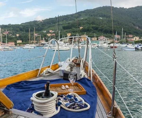 Vela D'epoca Parvati By Portido * Porto Venere