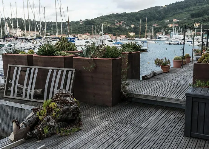 Hotel en barco Vela D'epoca Parvati By Portido Porto Venere