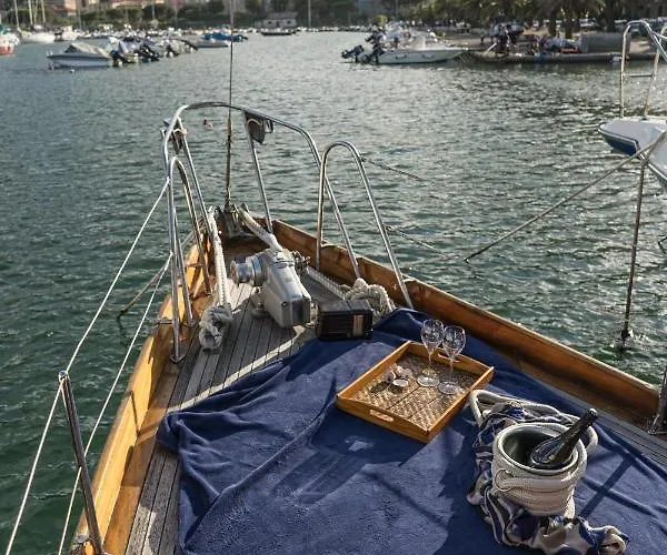 Vela D'epoca Parvati By Portido Hotel en barco Porto Venere