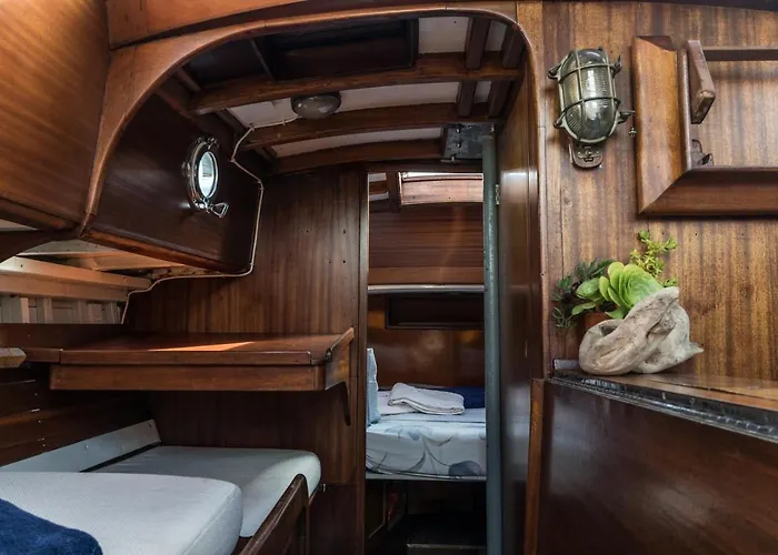 Hotel en barco Vela D'epoca Parvati By Portido *