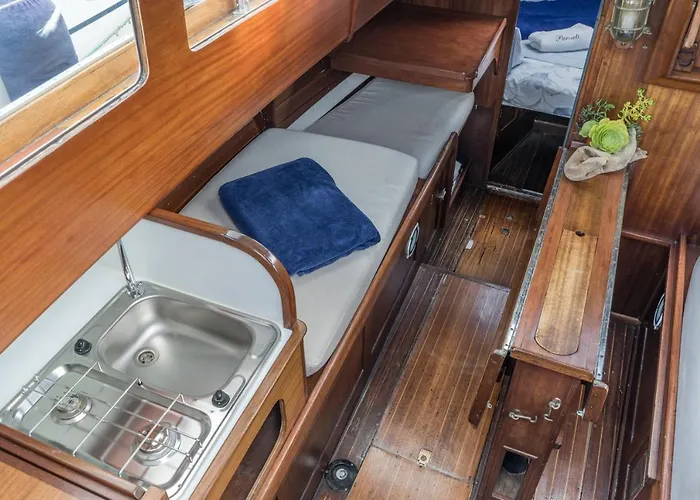 Vela D'epoca Parvati By Portido Hotel en barco Porto Venere