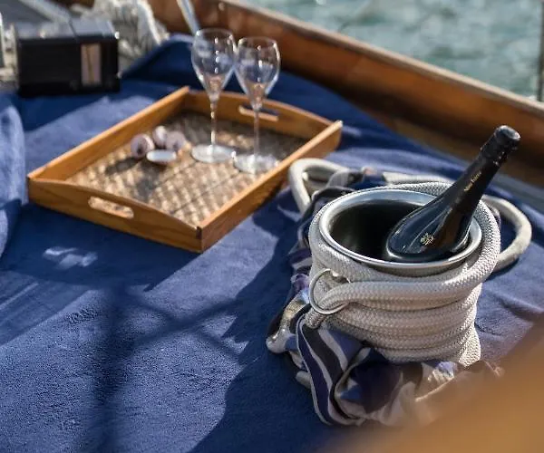 Vela D'epoca Parvati By Portido Hotel en barco