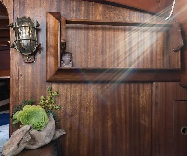 Vela D'epoca Parvati By Portido Bådhotel